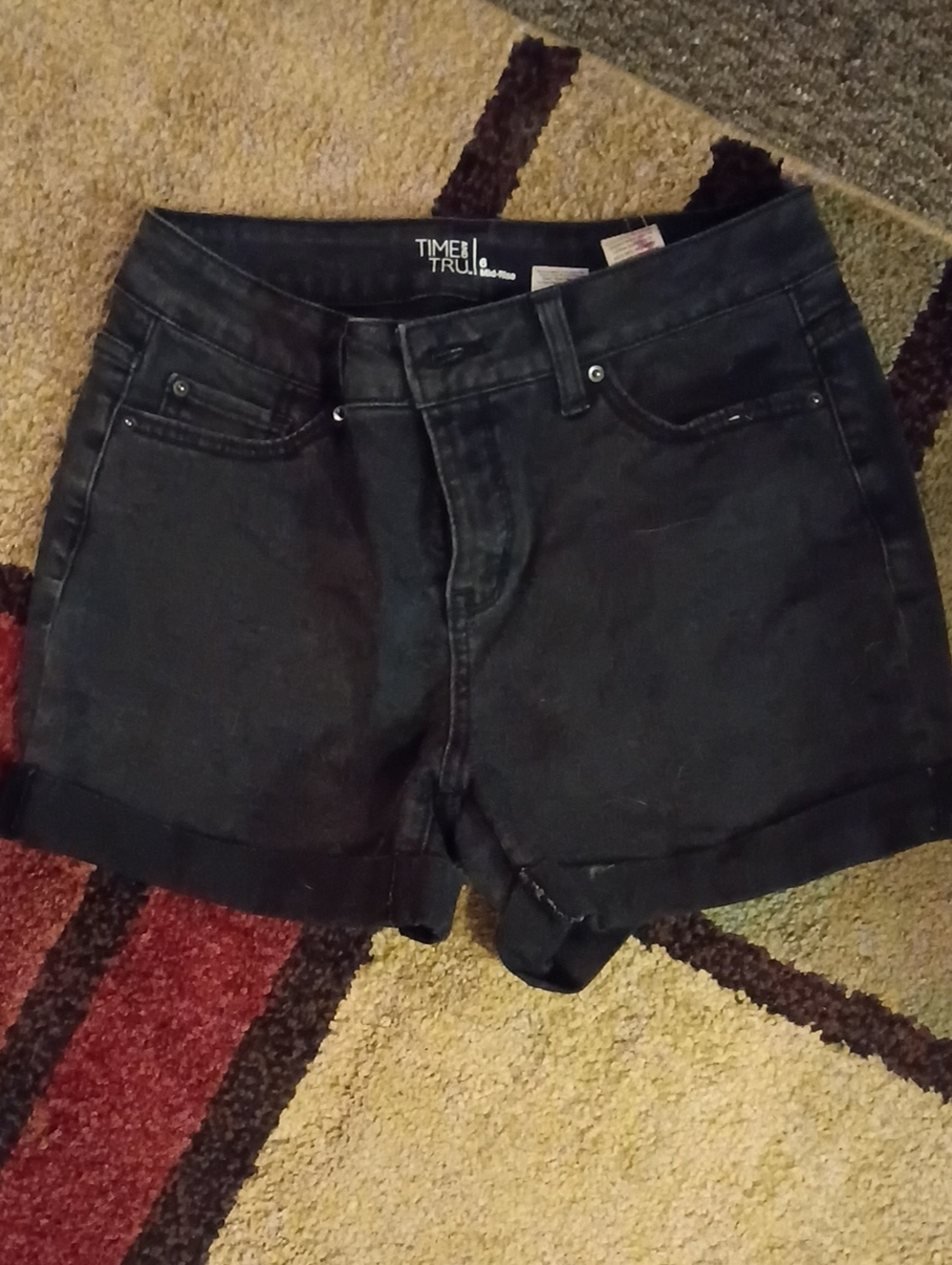 Time and Tru Black Denim Roll-Cuff Women's Shorts Size 6 Mid rise